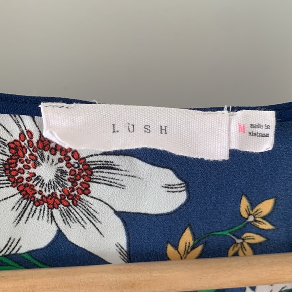 Lush Floral Knot Blouse - Picture 3 of 5